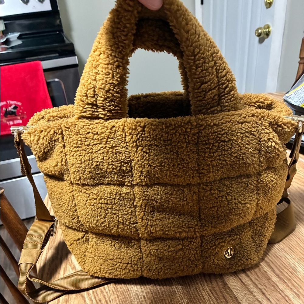 Quilted Grid Crossbody Bag
5L *Fleece Burnt Caramel